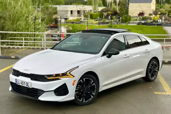 KIA K5 ქირავდება ქუთაისში