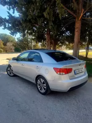 KIA Forte ქირავდება საქართველოში
