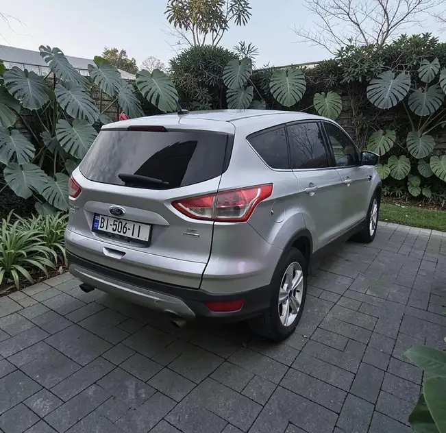 Ford Escape ქირავდება ფოთში