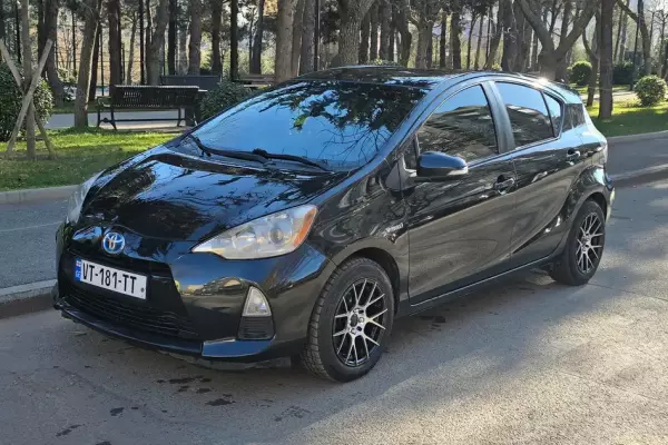 Toyota Prius ქირავდება საქართველოში