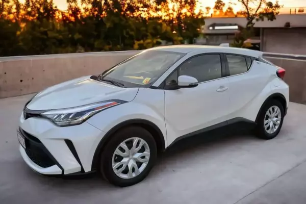 Toyota C-HR для аренды в Грузии