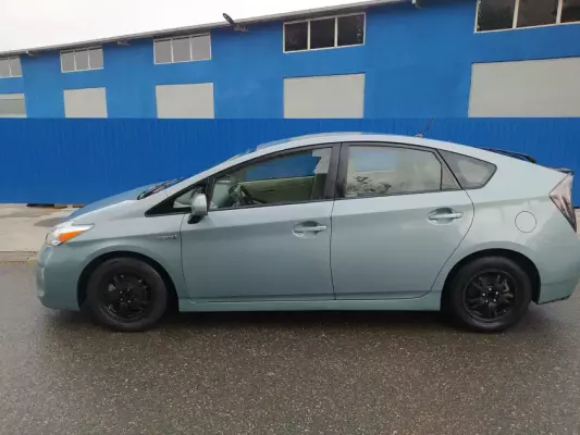 Toyota Prius for rent in Senaki
