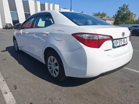 Toyota Corolla ქირავდება ბათუმში