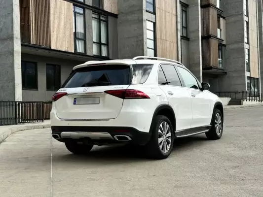 Mercedes GLE 350 для аренды в Сенаки