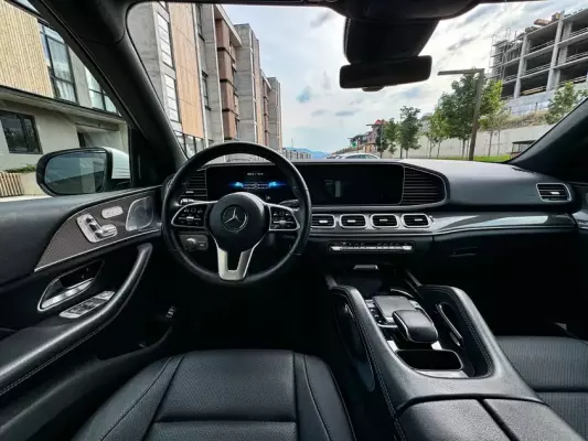 Mercedes GLE 350 для аренды в Сенаки