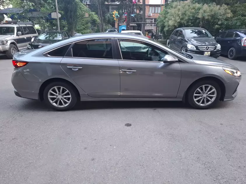 Hyundai Sonata for rent in Borjomi