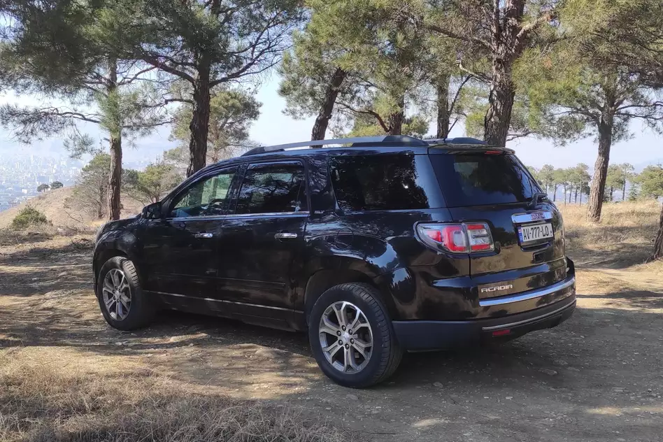 GMC Acadia ქირავდება საქართველოში