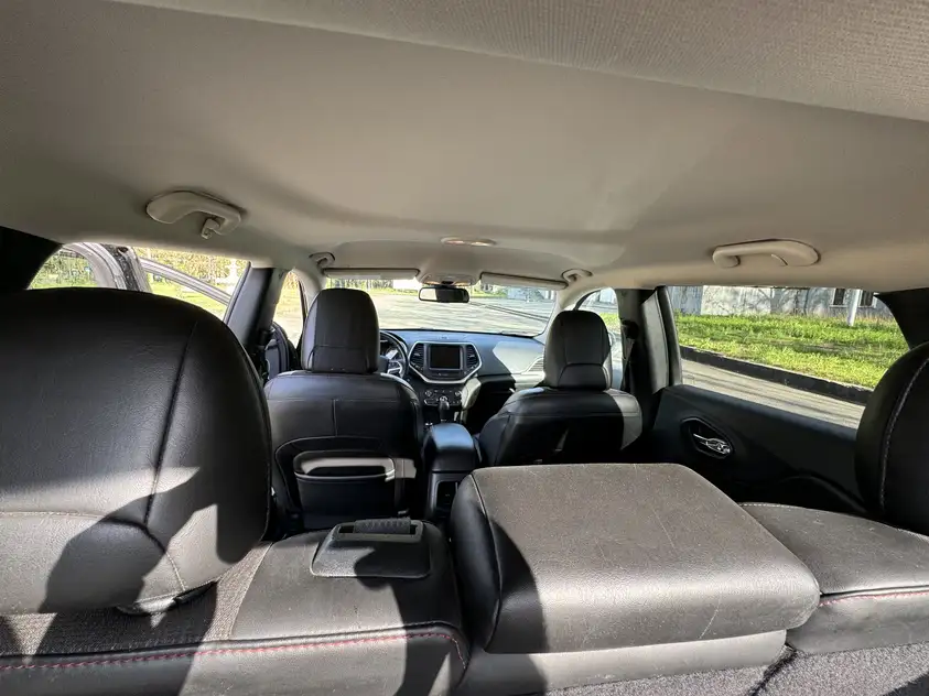 Jeep Cherokee for rent in Stepantsminda