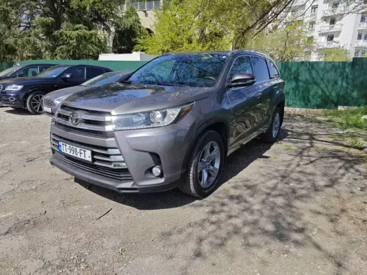 Toyota Highlander ქირავდება საქართველოში