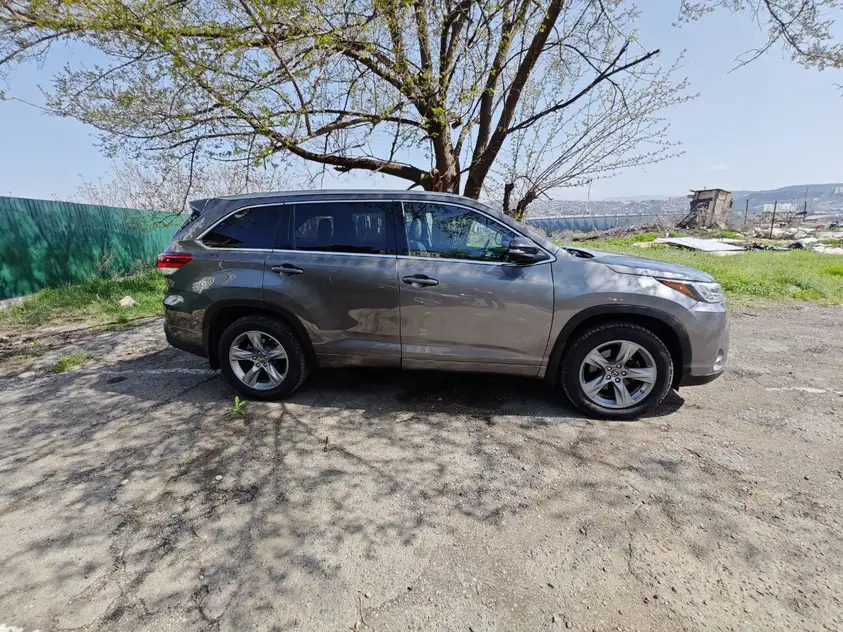 Toyota Highlander ქირავდება საქართველოში