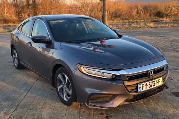 Honda Insight ქირავდება ბათუმი -ში