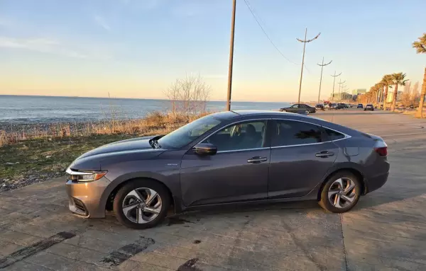 Honda Insight ქირავდება საქართველოში