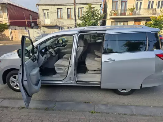 Nissan Quest для аренды в Чакви