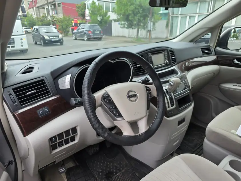 Nissan Quest для аренды в Чакви