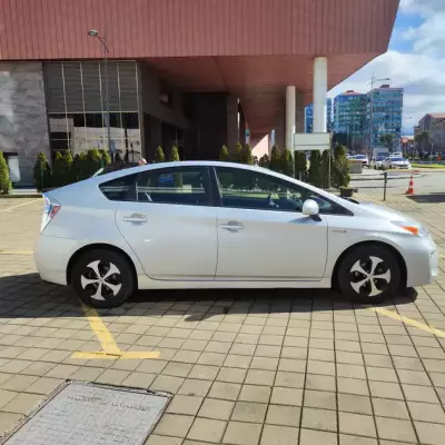 Toyota Prius for rent in Sarpi