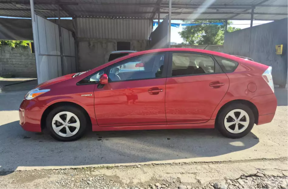 Toyota Prius for rent in Sarpi