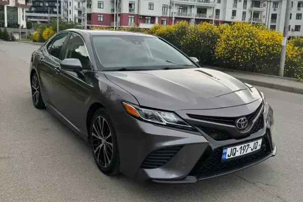 Toyota Camry ქირავდება საქართველოში