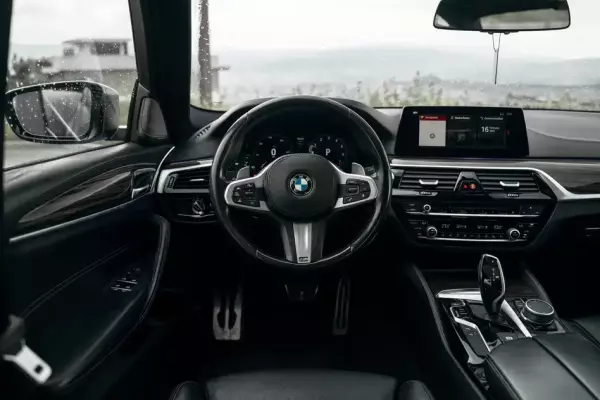 BMW M550i ქირავდება ფოთში