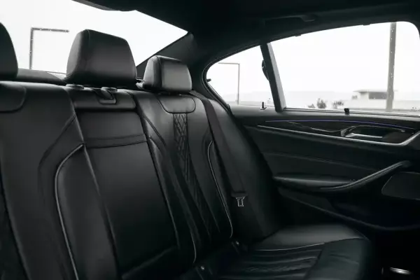 BMW M550i ქირავდება ფოთში