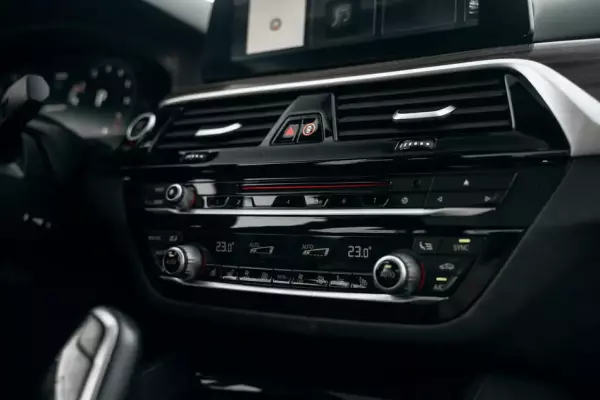 BMW M550i ქირავდება ფოთში