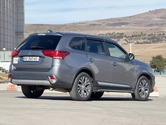Mitsubishi Outlander ქირავდება ჩაქვში