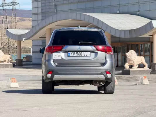 Mitsubishi Outlander ქირავდება ჩაქვში