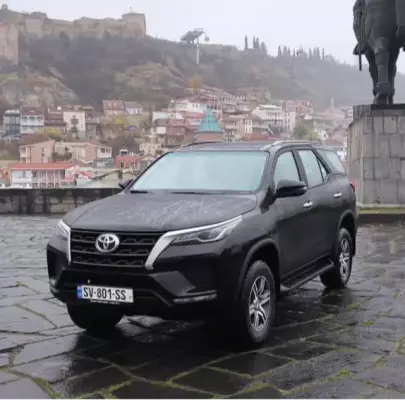 Toyota Fortuner для аренды в Сенаки