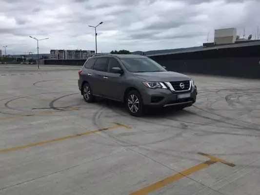 Nissan Pathfinder ქირავდება გუდაურში