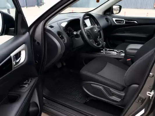 Nissan Pathfinder ქირავდება გუდაურში