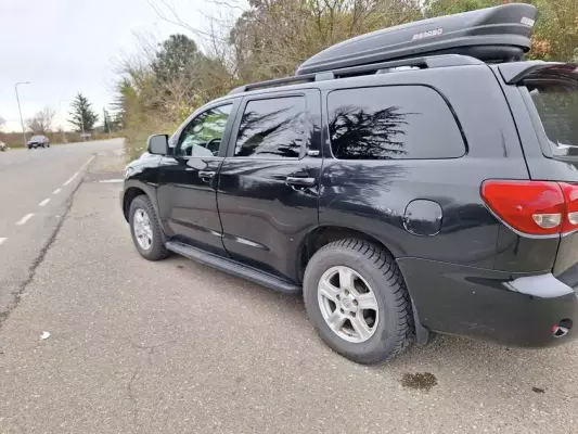 Toyota Sequoia ქირავდება საქართველოში