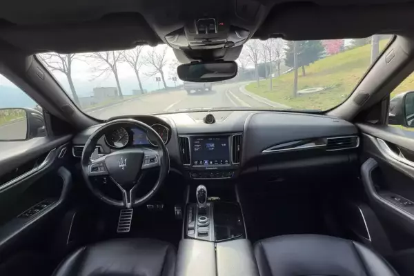 Maserati Levante S ქირავდება ბორჯომში