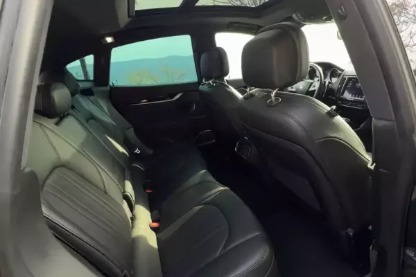 Maserati Levante S ქირავდება ბორჯომში