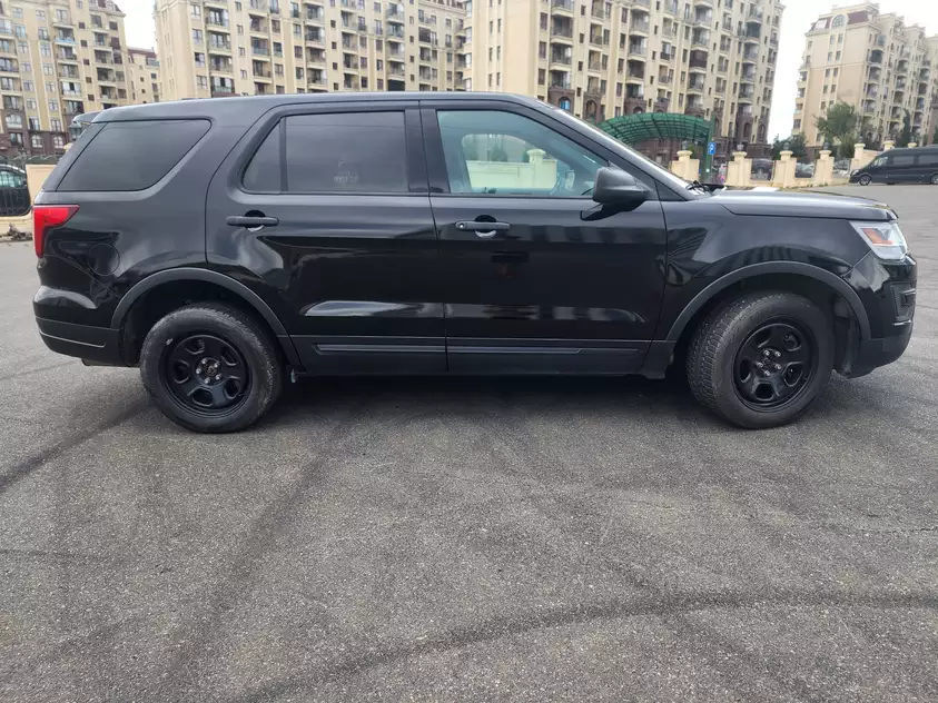 Ford Explorer ქირავდება შეკვეთილში