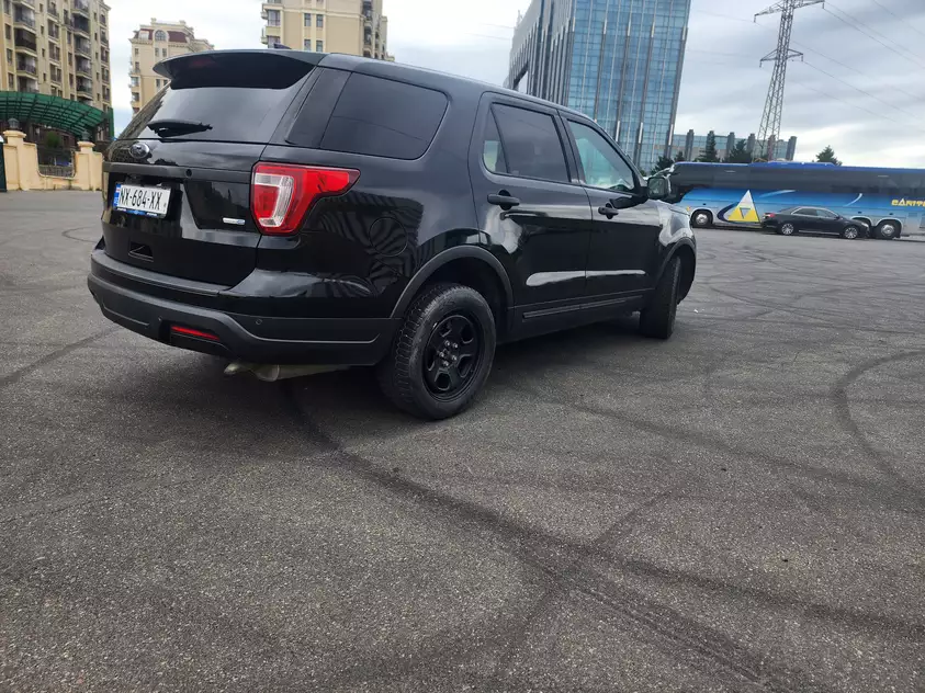 Ford Explorer ქირავდება შეკვეთილში