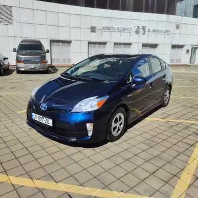 Toyota Prius for rent in Sarpi