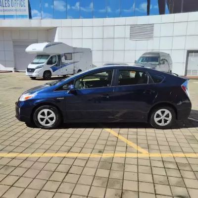 Toyota Prius for rent in Sarpi