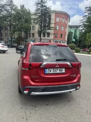 Mitsubishi Outlander ქირავდება ფოთში
