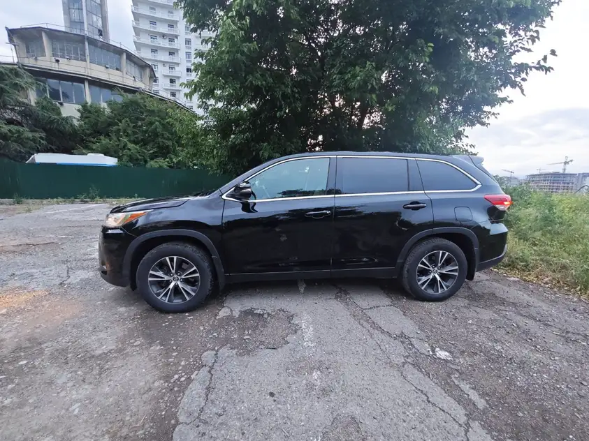 Toyota Highlander ქირავდება საქართველოში