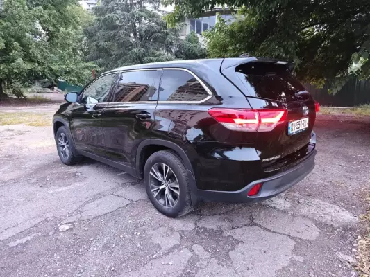 Toyota Highlander ქირავდება საქართველოში