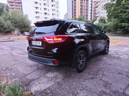 Toyota Highlander ქირავდება საქართველოში