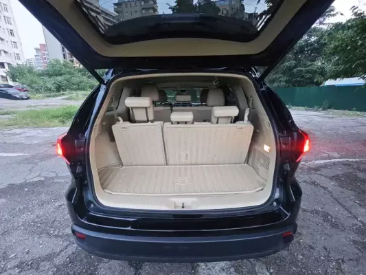 Toyota Highlander ქირავდება საქართველოში