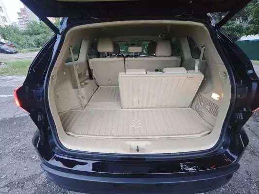 Toyota Highlander ქირავდება საქართველოში
