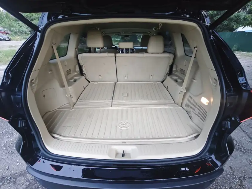 Toyota Highlander ქირავდება საქართველოში