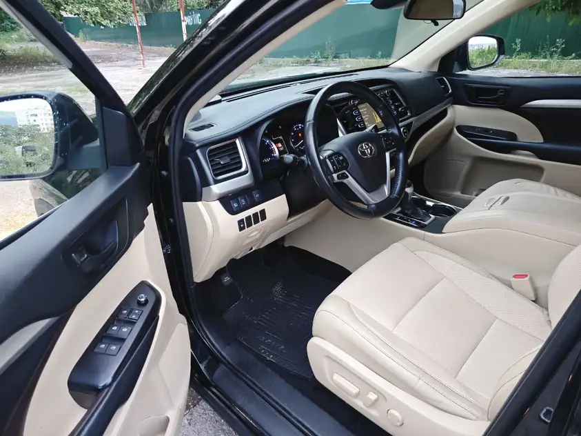Toyota Highlander ქირავდება საქართველოში