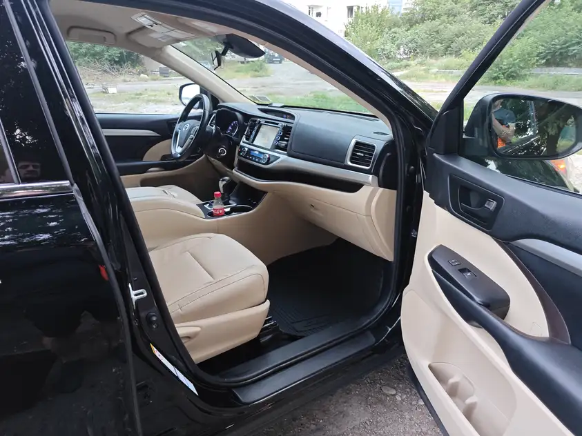 Toyota Highlander ქირავდება საქართველოში