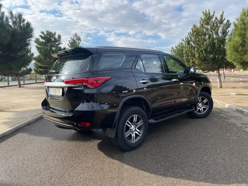 Toyota Fortuner ქირავდება საქართველოში
