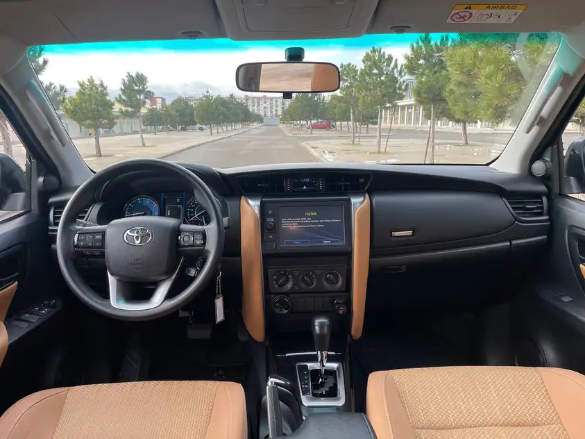 Toyota Fortuner ქირავდება საქართველოში
