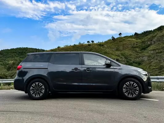 KIA Carnival ქირავდება საქართველოში