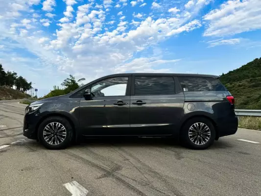 KIA Carnival ქირავდება საქართველოში