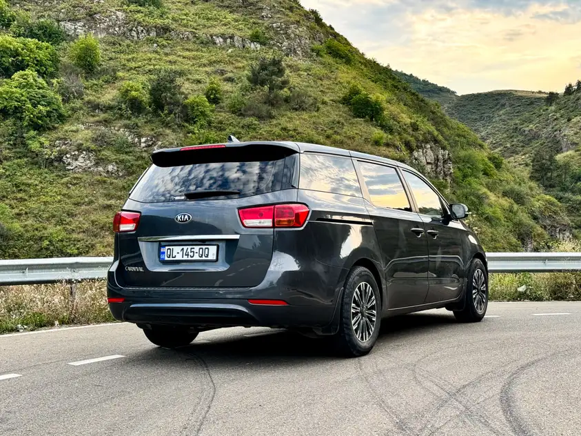 KIA Carnival ქირავდება საქართველოში